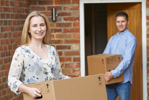 Detailed move planning with checklists and tools
